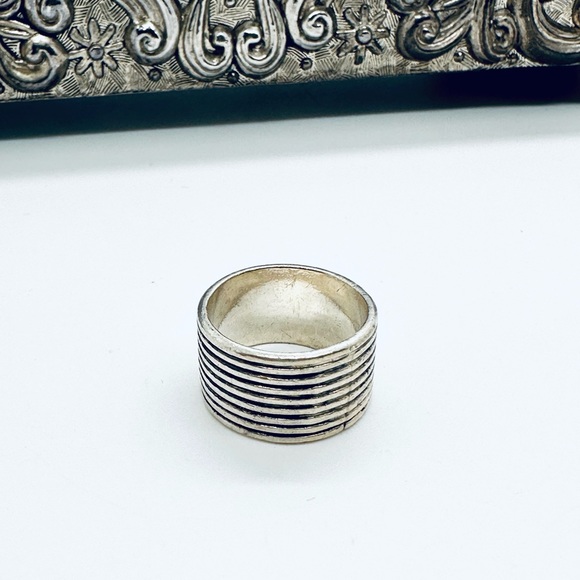 Vintage Silver Wide Ring - Picture 1 of 8